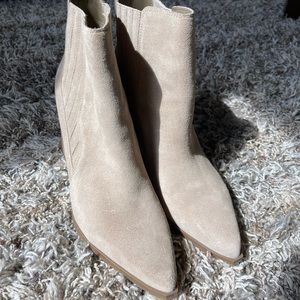 Dolce Vita tan suede bootie